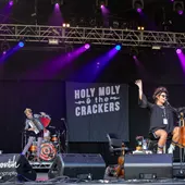 Holy Moly & The Crackers - Cornbury Festival