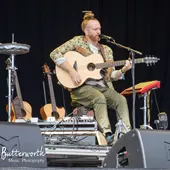 Newton Faulkner performing at The Big Feastival